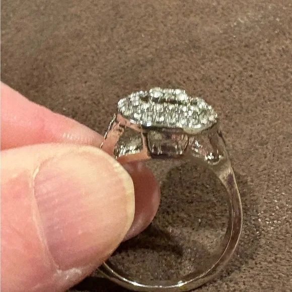 Fashion Ring in silver tone never worn Women’s size 9 - Picture 6 of 7
